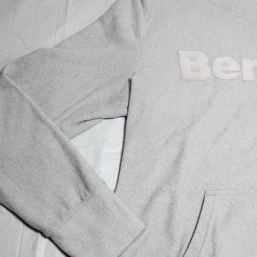 Bench Sweater - Picture 5 of 10